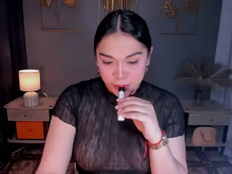 MaxeneCullens online show from 11/17/25, 03:10