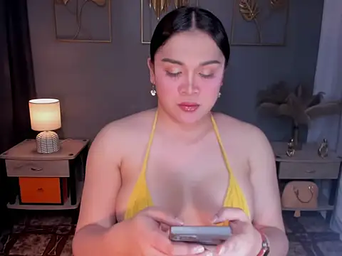 MaxeneCullens online show from 10/12/25, 04:58