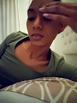 Leaberry online show from 12/05/25, 01:49