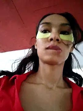 Snapshot of Leaberry chatting on 12/21/25, 07:37 Leaberry online show from 12/21/25, 07:37