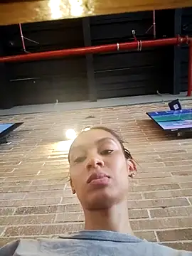 Snapshot of Leaberry chatting on 02/27/26, 08:19 Leaberry online show from 02/27/26, 08:19