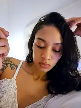 Snapshot of Leaberry chatting on 02/03/26, 02:53 Leaberry online show from 02/03/26, 02:53