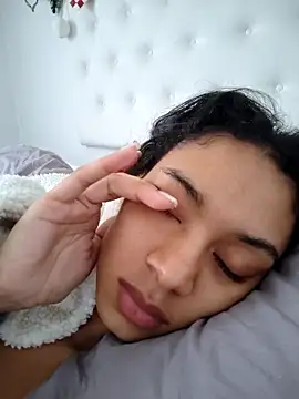 Snapshot of Leaberry chatting on 01/06/26, 01:48 Leaberry online show from 01/06/26, 01:48