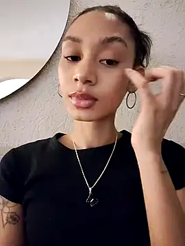 Snapshot of Leaberry chatting on 02/23/26, 10:54 Leaberry online show from 02/23/26, 10:54