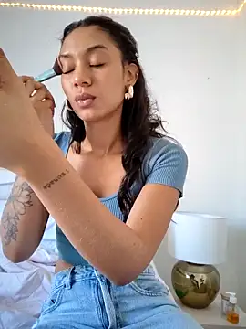 Leaberry online show from 09/10/25, 01:54