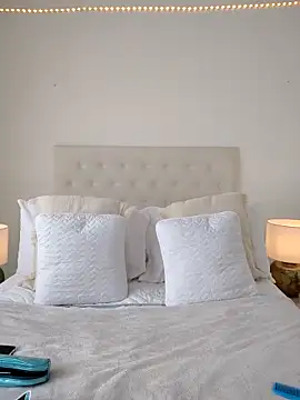 Leaberry online show from 09/22/25, 05:41