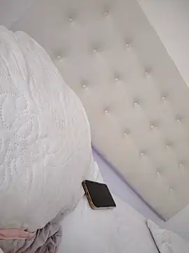 Leaberry online show from 10/18/25, 04:42