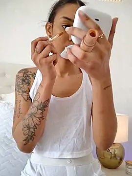 Leaberry online show from 09/28/25, 06:15