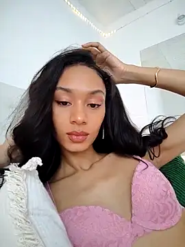 Snapshot of Leaberry chatting on 02/04/26, 04:57 Leaberry online show from 02/04/26, 04:57