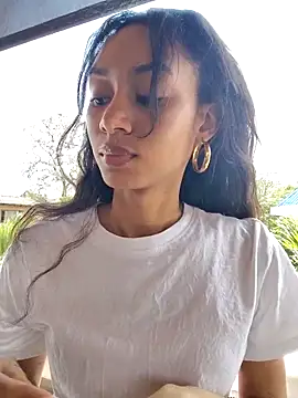 Leaberry online show from 10/28/25, 03:22