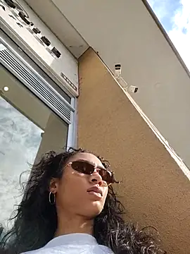 Leaberry online show from 10/20/25, 08:31