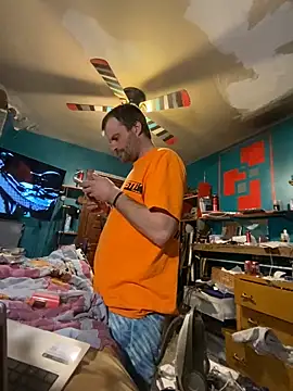 Snapshot of charactrzero chatting on 02/12/25, 04:23 charactrzero online show from 02/12/25, 04:23