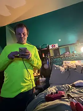 Snapshot of charactrzero chatting on 10/17/25, 12:47 charactrzero online show from 10/17/25, 12:47