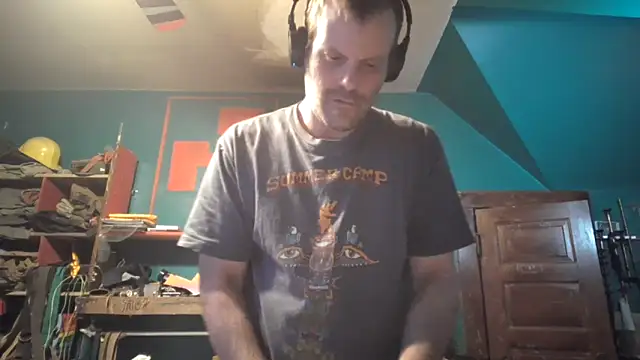 charactrzero online show from 04/11/26, 07:45