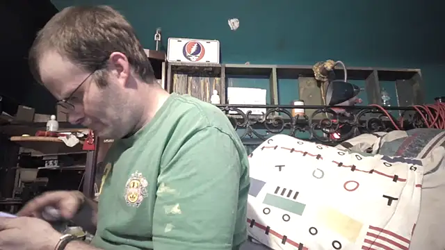 Snapshot of charactrzero chatting on 12/19/25, 01:42 charactrzero online show from 12/19/25, 01:42