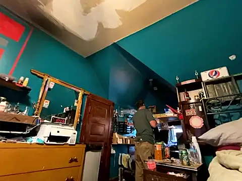 Snapshot of charactrzero chatting on 10/21/25, 08:08 charactrzero online show from 10/21/25, 08:08