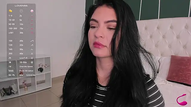 Veronicalanx1 online show from 10/28/25, 12:15