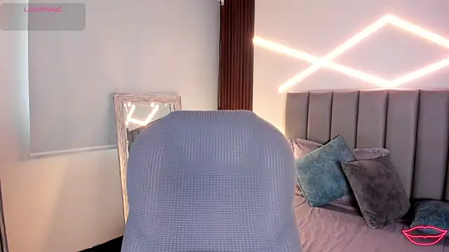 Veronicalanx1 online show from 04/01/26, 11:33