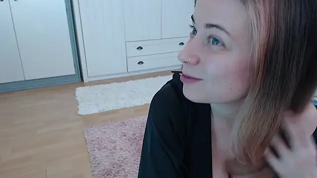 Snapshot of lara_vanilla chatting on 02/20/25, 01:30 lara vanilla online show from 02/20/25, 01:30