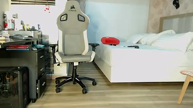 stefializon online show from 09/30/25, 01:55