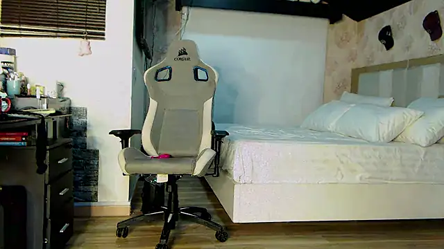 stefializon online show from 09/24/25, 04:30