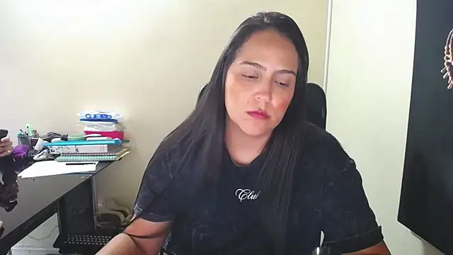 kendall 52 online show from 10/10/25, 02:40