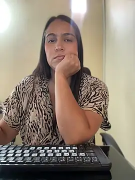 kendall 52 online show from 04/10/26, 04:14