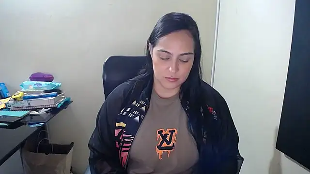 kendall 52 online show from 02/12/25, 01:27
