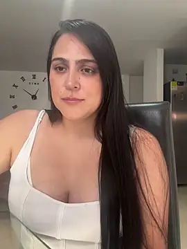kendall 52 online show from 10/15/25, 05:54