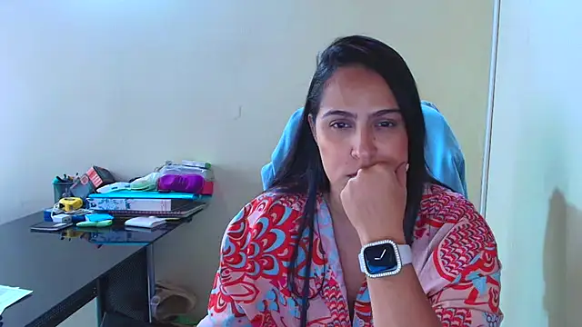 kendall 52 online show from 10/25/25, 05:24