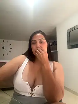 kendall 52 online show from 10/27/25, 05:25