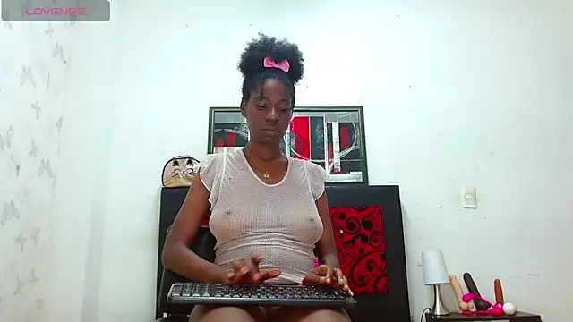 Snapshot of LexiStone_ chatting on 02/12/25, 12:48 LexiStone  online show from 02/12/25, 12:48