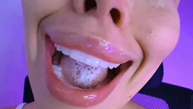 lisbet21x online show from 10/30/25, 10:28