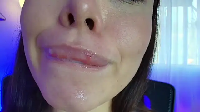 Snapshot of lisbet21x chatting on 01/22/25, 10:05 lisbet21x online show from 01/22/25, 10:05