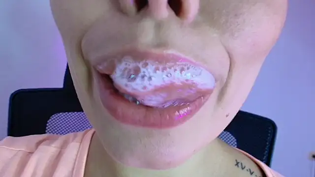 lisbet21x online show from 11/21/25, 09:58