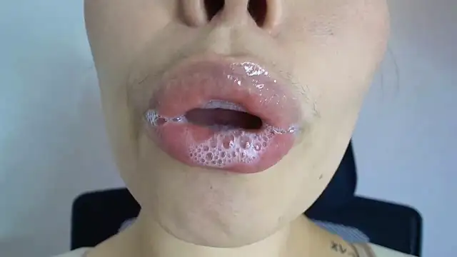 lisbet21x online show from 10/28/25, 09:14