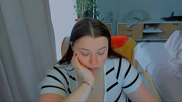 PolinaSalvatore online show from 10/19/25, 09:12