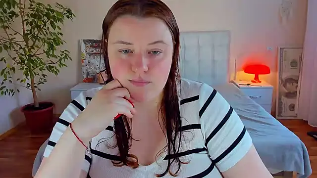 Snapshot of PolinaSalvatore chatting on 05/20/26, 02:36 PolinaSalvatore online show from 05/20/26, 02:36