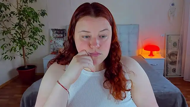 Snapshot of PolinaSalvatore chatting on 06/09/26, 03:35 PolinaSalvatore online show from 06/09/26, 03:35