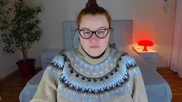 PolinaSalvatore online show from 12/16/25, 01:15