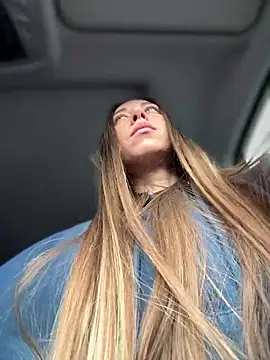 EvaCatt online show from 04/06/26, 03:02