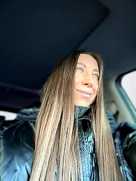 EvaCatt online show from 11/11/25, 03:34