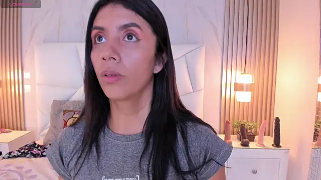 cinthya11 online show from 01/25/25, 07:28