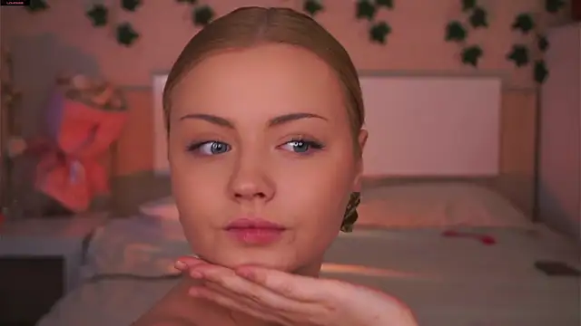 missbeatriss online show from 10/20/25, 11:33