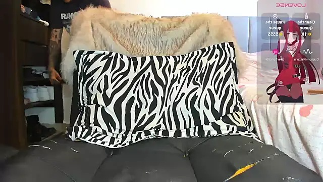girl tatto13 online show from 05/28/26, 02:45
