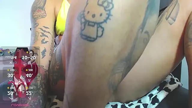 Snapshot of girl_tatto13 chatting on 10/16/25, 03:31 girl tatto13 online show from 10/16/25, 03:31