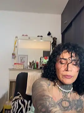 girl tatto13 online show from 11/16/25, 11:30