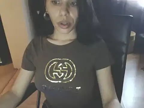 Snapshot of GoldenSasha chatting on 02/19/25, 10:53 GoldenSasha online show from 02/19/25, 10:53