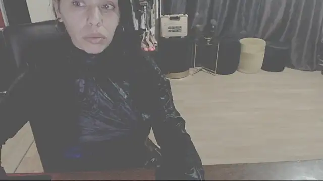 GoldenSasha online show from 12/13/25, 10:49