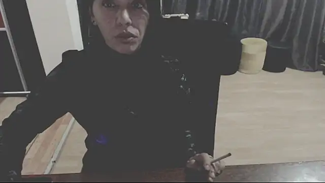 Snapshot of GoldenSasha chatting on 10/12/25, 07:48 GoldenSasha online show from 10/12/25, 07:48